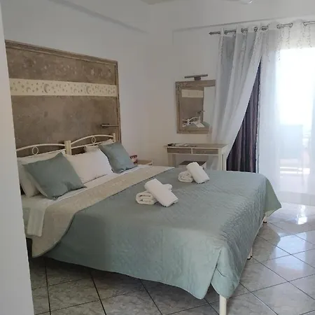 Manganas Palaiokastritsa